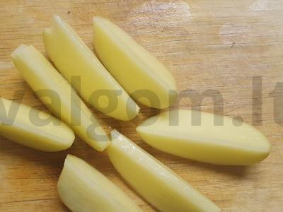 Kaimiški bulvės mikrobangų krosnelėje Žingsnis 1