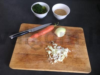 Šiltas vištienos sriuba su brokoliais Žingsnis 4