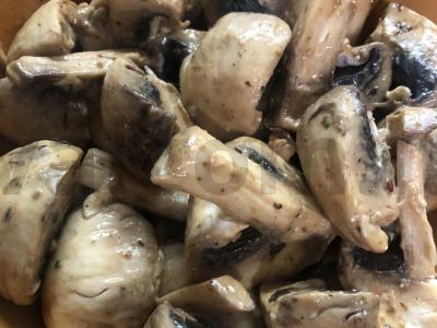 Švelnūs pievagrybiai su sojų padažu tešloje Žingsnis 1