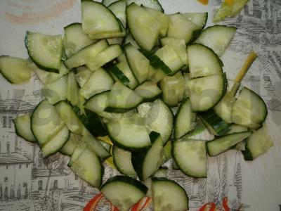 Daržovių salotas su vištiena, sirtaikiu ir alyvuogėmis Žingsnis 4