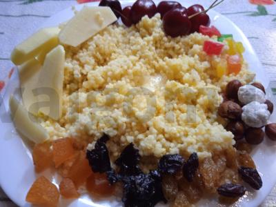 Saldus dubuo su grikiais, cukatais, vaisiais ir uogomis Žingsnis 5