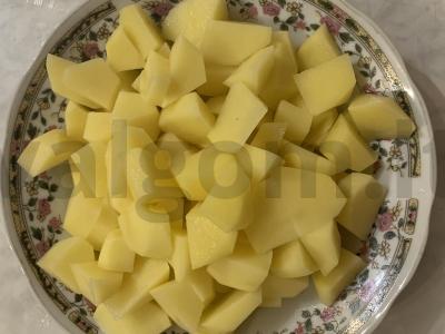 Bulvės su faršu keptuvėje Žingsnis 1