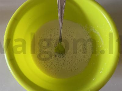 Purūs blynai su šviežiais mielėmis kaip pas močiutę Žingsnis 3