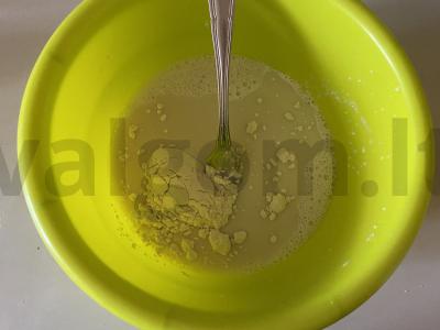 Purūs blynai su šviežiais mielėmis kaip pas močiutę Žingsnis 4