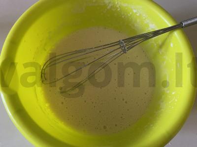 Purūs blynai su šviežiais mielėmis kaip pas močiutę Žingsnis 9