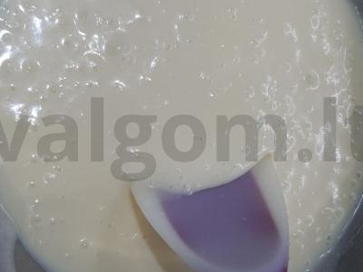 Keksas su riešutais ir razinomis Žingsnis 4