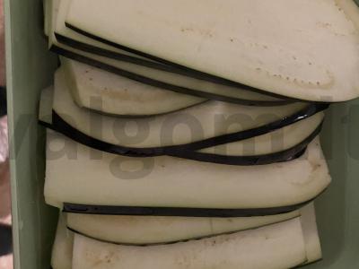 Baklažanų ritinėliai su česnaku ir varškės sūriu Žingsnis 2