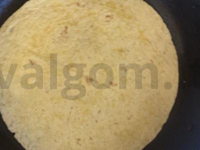 Tortilija su bekonu ir graikišku jogurtu Žingsnis 1