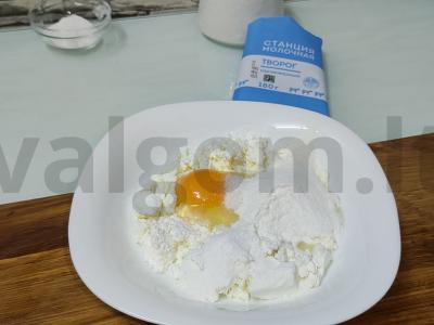 Saldūs varškės ir ryžių miltų kamuoliukai Žingsnis 1