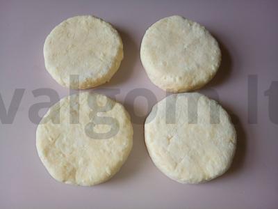 Sūrio blynai su cukraus pudra ir grietine pusryčiams Žingsnis 4