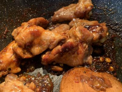 Vištienos sparneliai „Hot Chili“ su pupelėmis Žingsnis 4