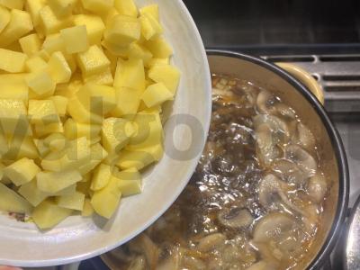 Vegetariškas grybų sriuba Žingsnis 10