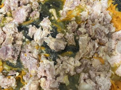 Troškinta grikių košė su konservuota kiauliena Žingsnis 4