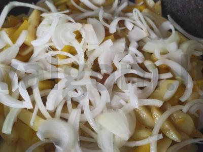 Kepta moliūgų su bulvėmis ir svogūnais Žingsnis 5