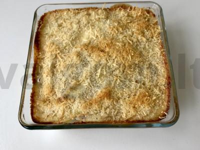 Bulvių apkepas su virta-rūkyta dešra pagrindine nuotrauka