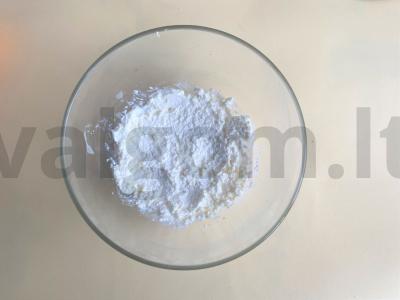 Lengvas varškės desertas su mandarinų, riešutų ir kukurūzų dribsniais Žingsnis 1