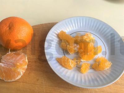 Lengvas varškės desertas su mandarinų, riešutų ir kukurūzų dribsniais Žingsnis 2