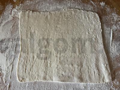 Rudais dešrelės sluoksniuotame mieliniame tešloje Žingsnis 3