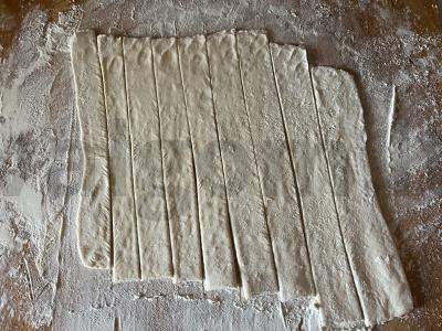 Rudais dešrelės sluoksniuotame mieliniame tešloje Žingsnis 4