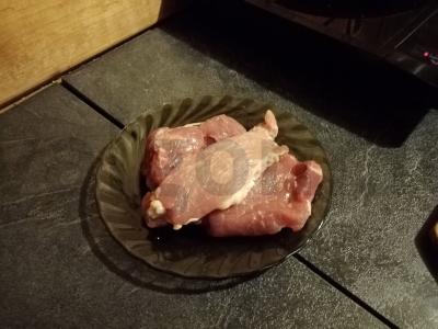 Kiaulienos kepsniai su česnaku ir garstyčiomis Žingsnis 1