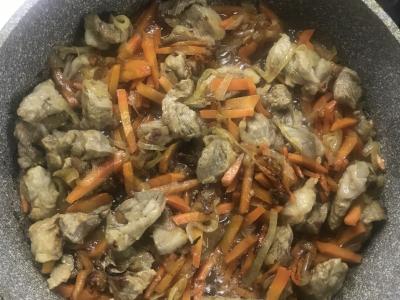 Kiaulienos plovas su namine adžika Žingsnis 6