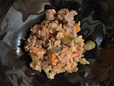 Salotos su bulguru ir antis žarnomis pagrindine nuotrauka