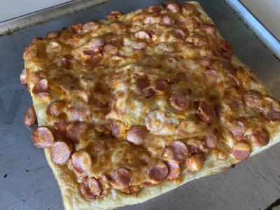 Pats paprasčiausias ir greičiausias picos receptas su kepta majonezo ir sūrio plutele pagrindine nuotrauka