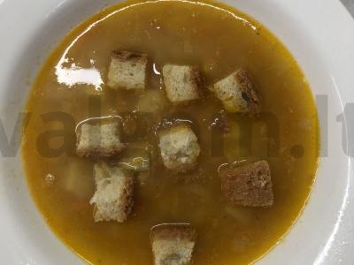 Žirnių sriuba su naminiu sausainiu pagrindine nuotrauka