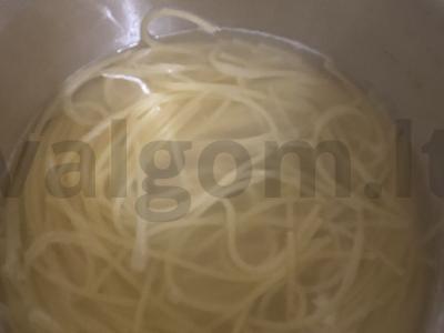 Pasta su krevetėmis ir maasdamo sūriu Žingsnis 2