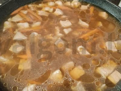 Kiaulienos padažas su terijaki padažu pagrindine nuotrauka