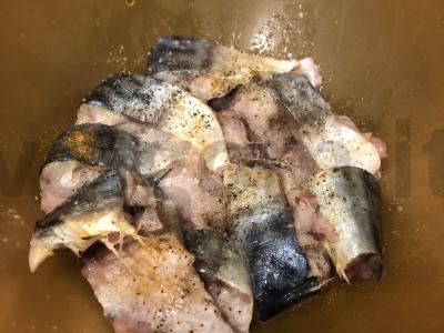 Kepta skumbrė keptuvėje Žingsnis 1