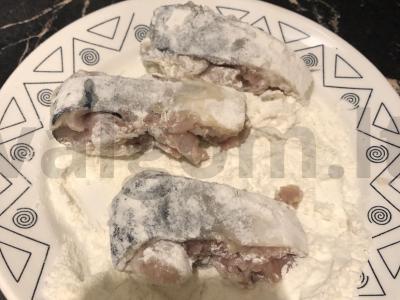 Kepta skumbrė keptuvėje Žingsnis 2