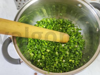 Okroška su alumi ir rūkytomis dešrelėmis Žingsnis 3