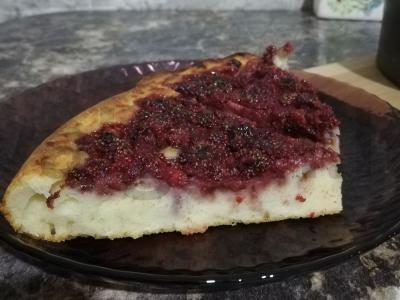 Pieninis pyragas su braškėmis pagrindine nuotrauka