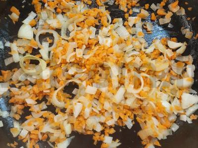 Patingėlių plovas su dešrelėmis Žingsnis 1