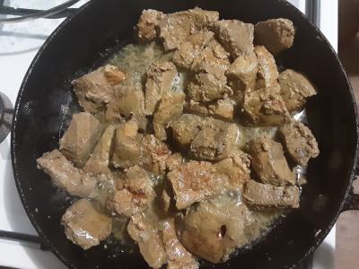 Jautienos kepenys majonezo-pieno padaže Žingsnis 2