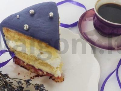 Švediškas tortas su aviečių džemo sluoksniu pagrindine nuotrauka