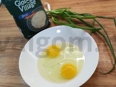 Ryžiai, kepti su kiaušiniais ir svogūnais Žingsnis 3