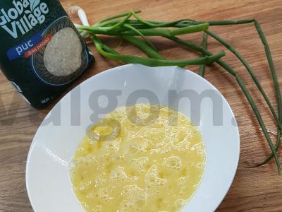 Ryžiai, kepti su kiaušiniais ir svogūnais Žingsnis 4