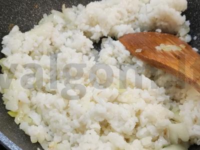 Ryžiai, kepti su kiaušiniais ir svogūnais Žingsnis 11