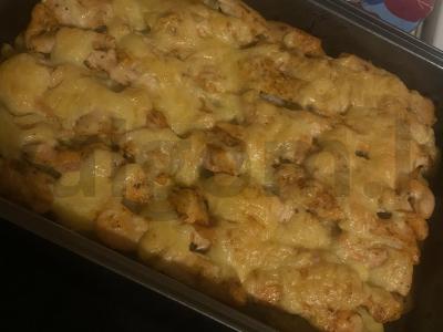 Vištiena su bulvėmis ir sūriu pagrindine nuotrauka