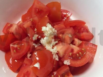 Salotas su sūriu ir ananasais Žingsnis 1