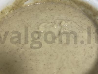 Grybų sriuba-pyragas vištienos sultinyje pagrindine nuotrauka