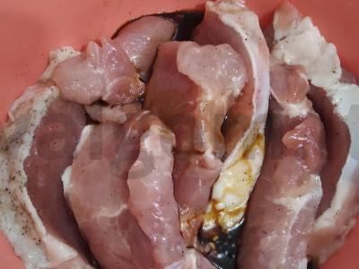 Kiaulienos kepsniai orkaitėje Žingsnis 3