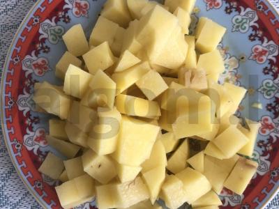 Sotūs vištienos sriuba su namine kiaušinių makaronais Žingsnis 1