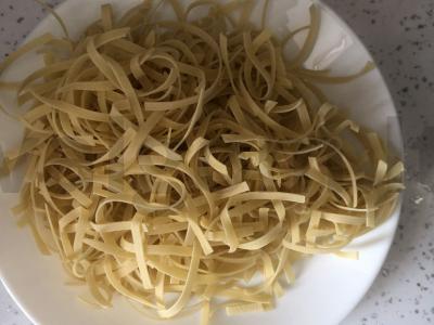 Sotūs vištienos sriuba su namine kiaušinių makaronais Žingsnis 4