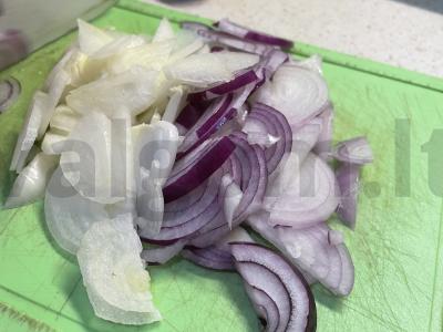 Vištienos kepenėlės su padažu pietums Žingsnis 2