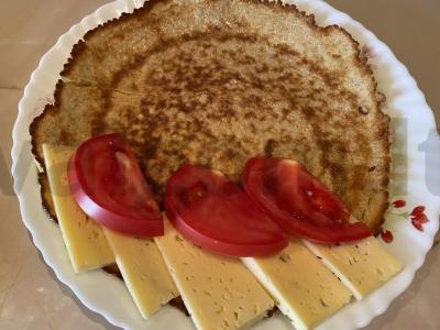 Avižų blynas su pomidorais ir sūriu Žingsnis 4