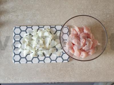 Mėsa puoduose su daržovėmis ir sūriu Žingsnis 1