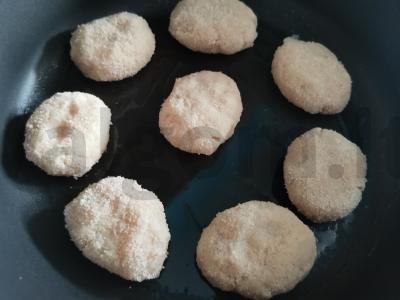 Krevetės iš menkės džiūvėsėliuose Žingsnis 4